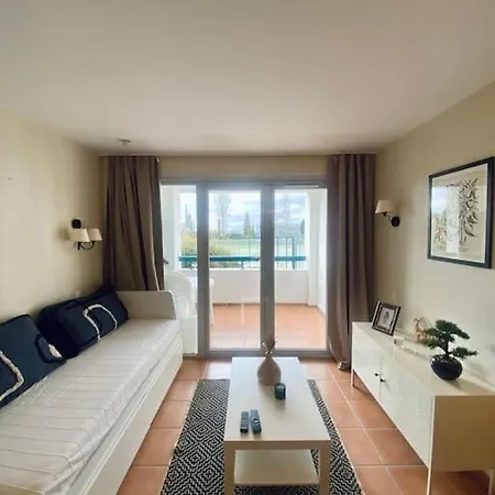 Sur Le Golf Appartement *